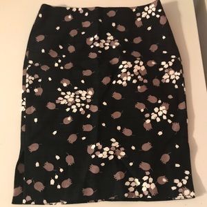 Ann Taylor Loft skirt Sz 00P black with flowers